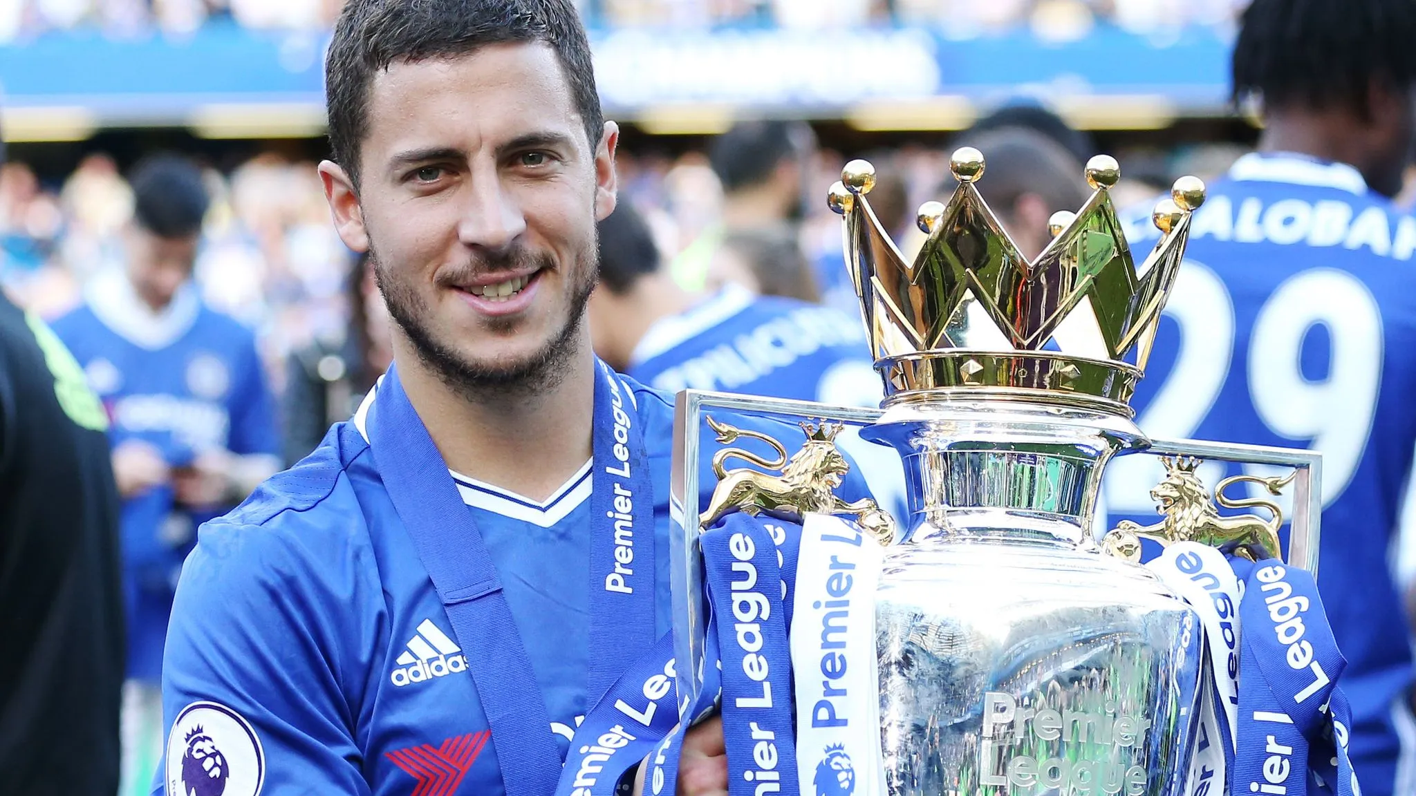 Eden Hazard trong màu áo Chelsea